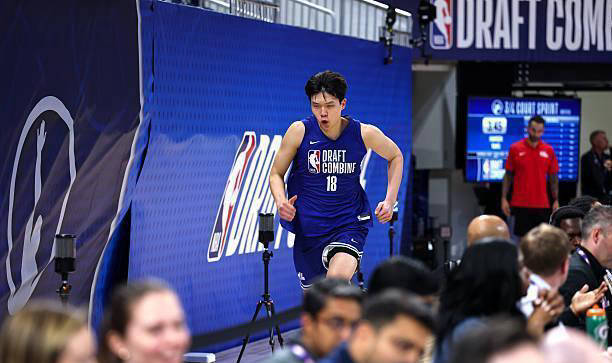 黄蜂自媒体评选秀33号签杨瀚森:或将成为夏洛特黄蜂的X因素