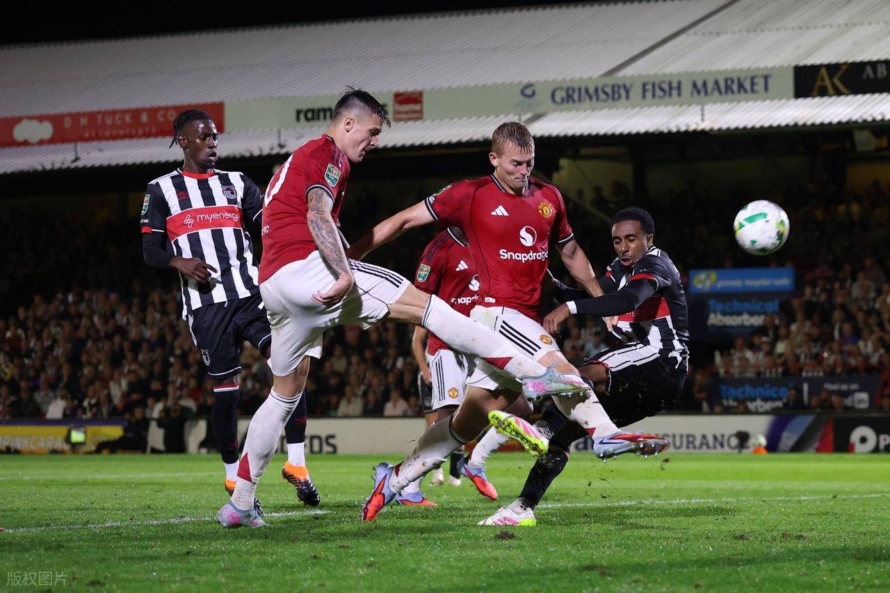 曼联输给英乙队!对手门将:我是曼联球迷,淘汰曼联我很生气!