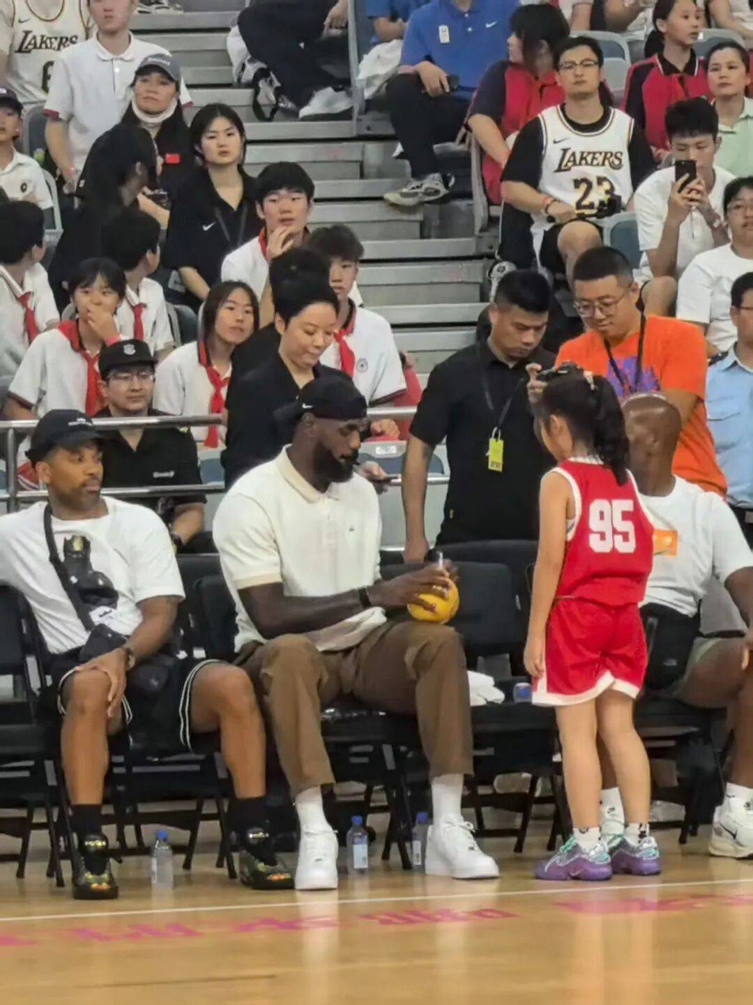 詹姆斯上海交大活动，圆满结束！